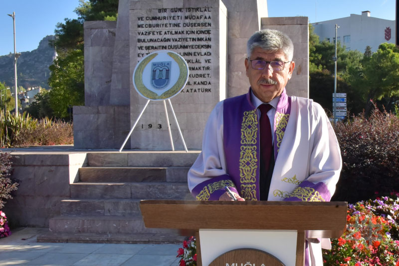 MSKÜ Rektörü Prof. Dr. Turhan Kaçar