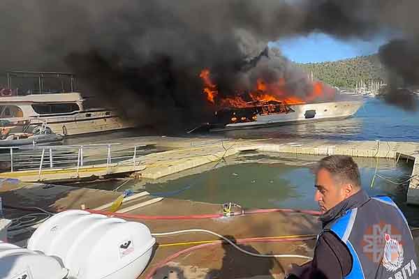 Fethiye tekne yangını - 48 Haber Ajansı 1