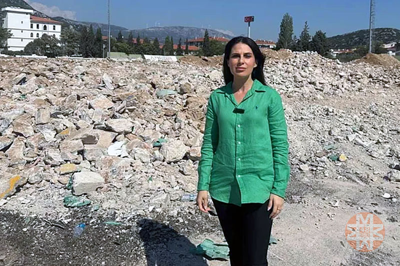 CHP Muğla Milletvekili Gizem Özcan, Muğla Atatürk Stadyumu önü basın açıklaması, Ağustos 2024