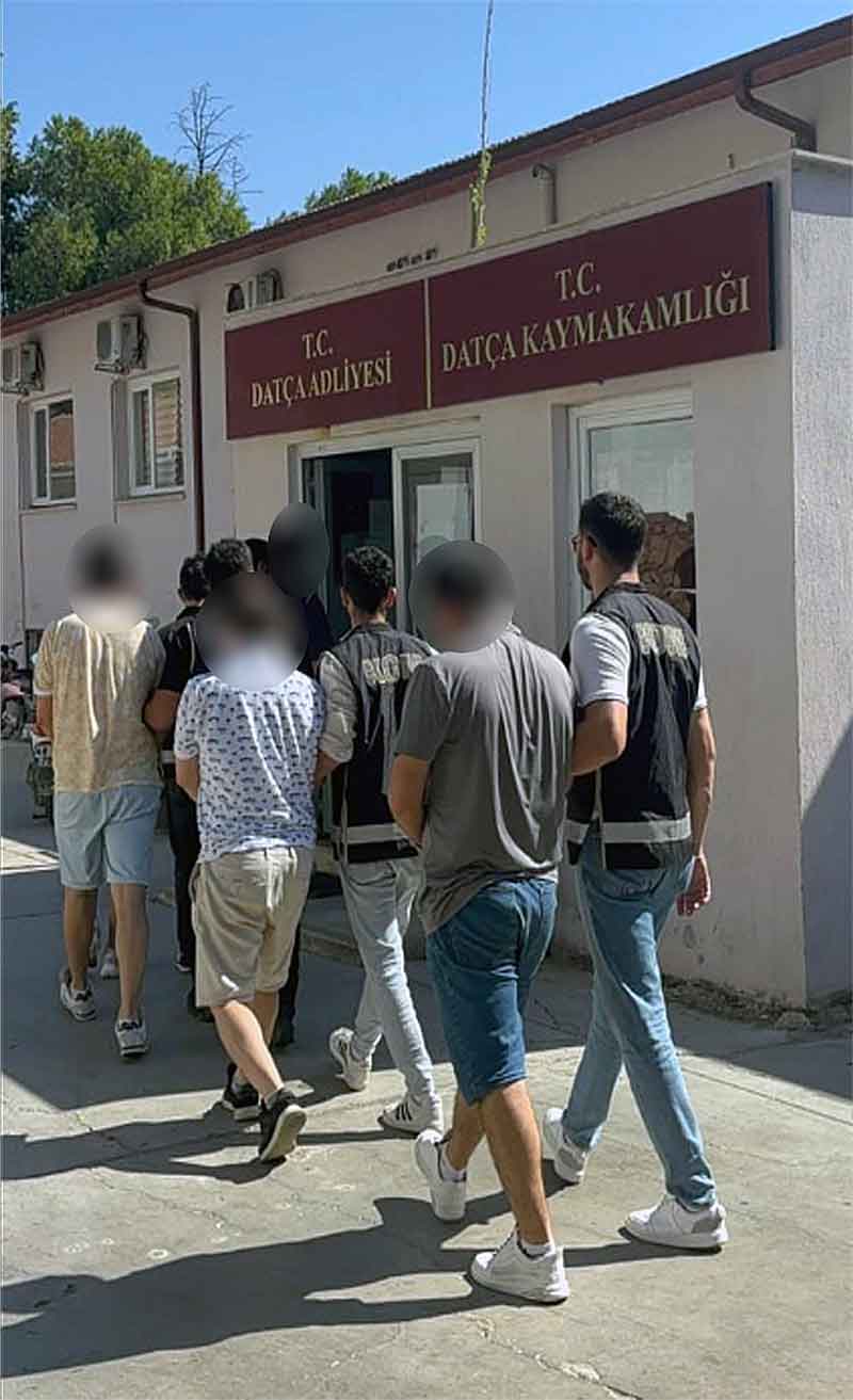 Yurtdışı yasağı olan 8 şüpheli teknede yakalandı, Eylül 2025