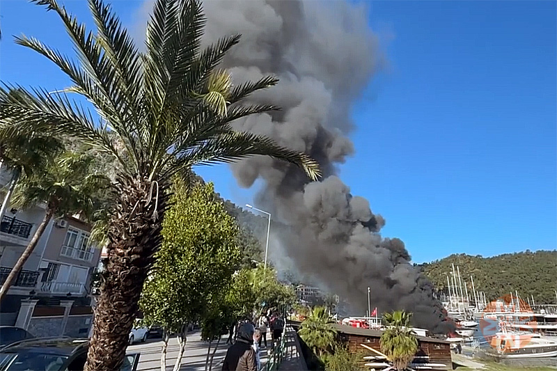 4 tekne yangında küle döndü, Fethiye - 10 Nisan 2025