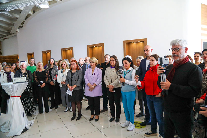 Fark Yaratan Karyalı Kadınlar Görsel Sanatlar ve Şiir Sergisi