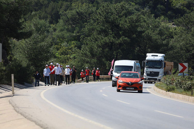 KYK'dan atıldığı iddia edilen öğrenciler için yürüyüş, 17 Nisan 2025