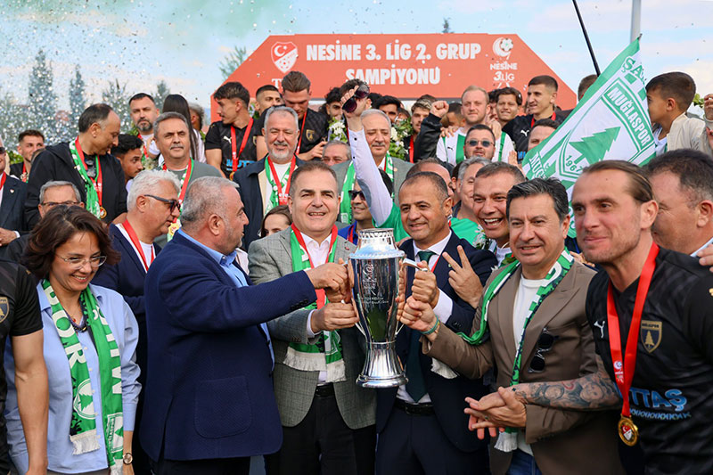 Muğlaspor, şampiyonluk kupasını aldı 1
