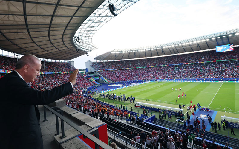 Erdoğan'dan futbolculara ziyaret